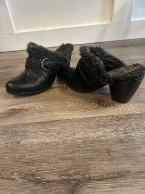 Women’s Black Faux Fur Lined Heeled Clog